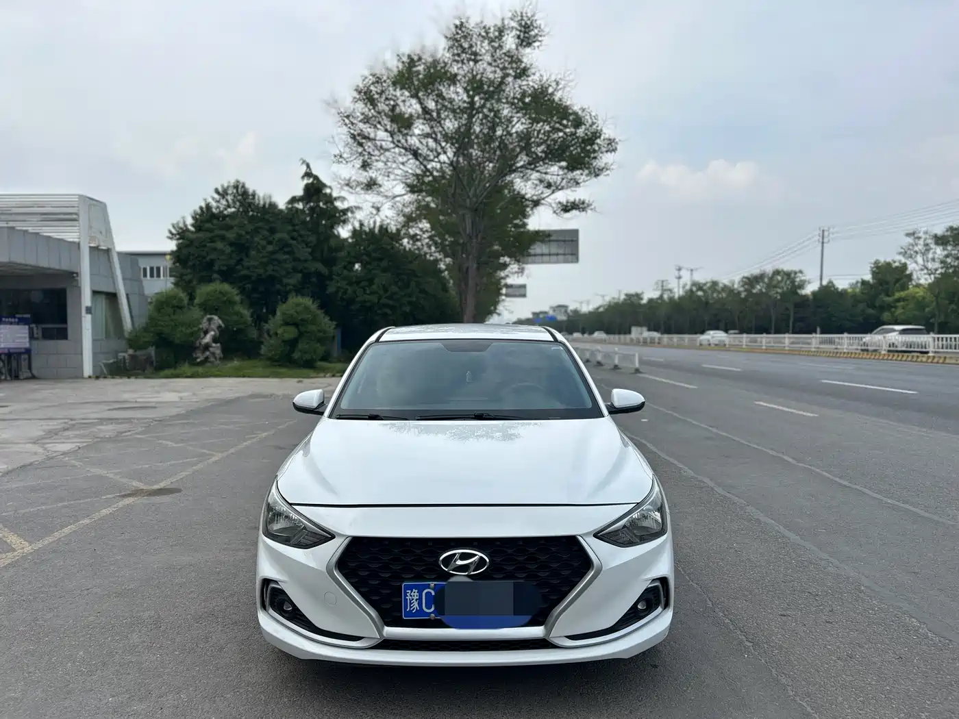 Hyundai Elantra 2018 1.6L Automatic Pleasing Edition GL China VI фото 8