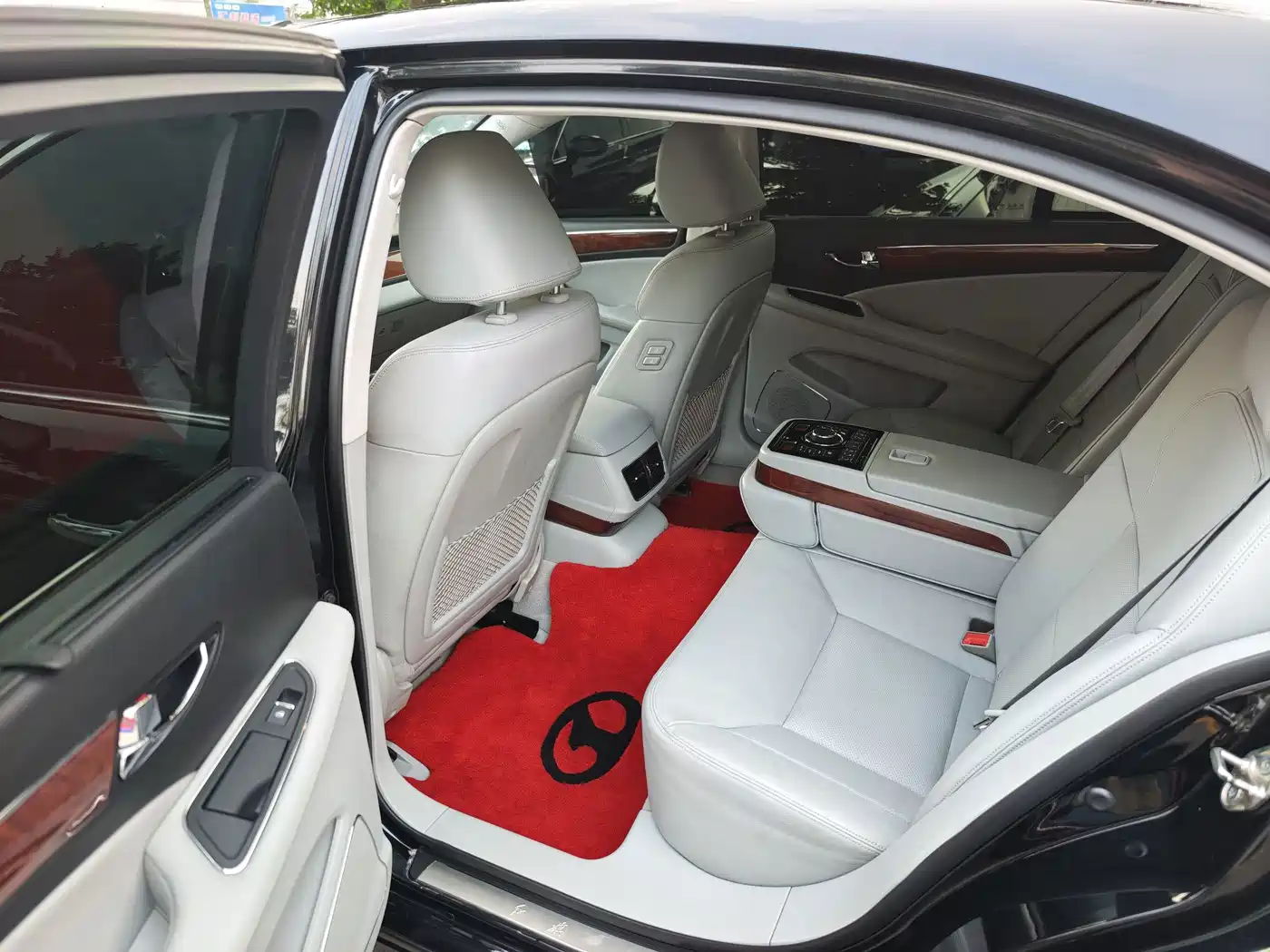 Hongqi H7 2016 2015 2.0T Luxury