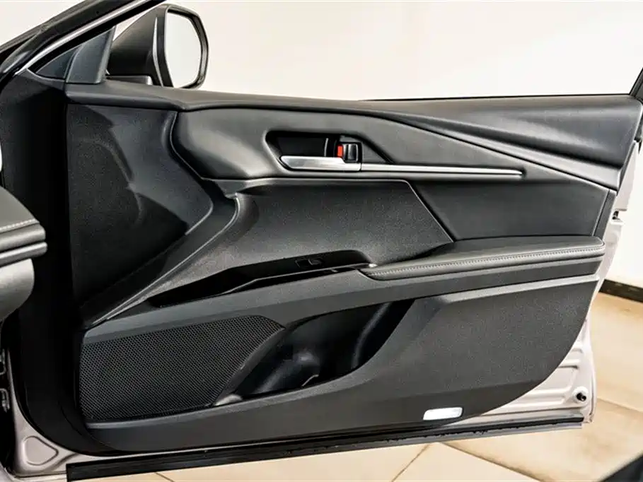 Toyota Camry 2026 Hybrid 2.0HSE Sport Lite Edition фото 16