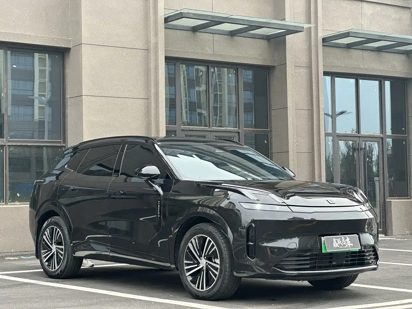 Lynk & Co 08 EM-P 2025
