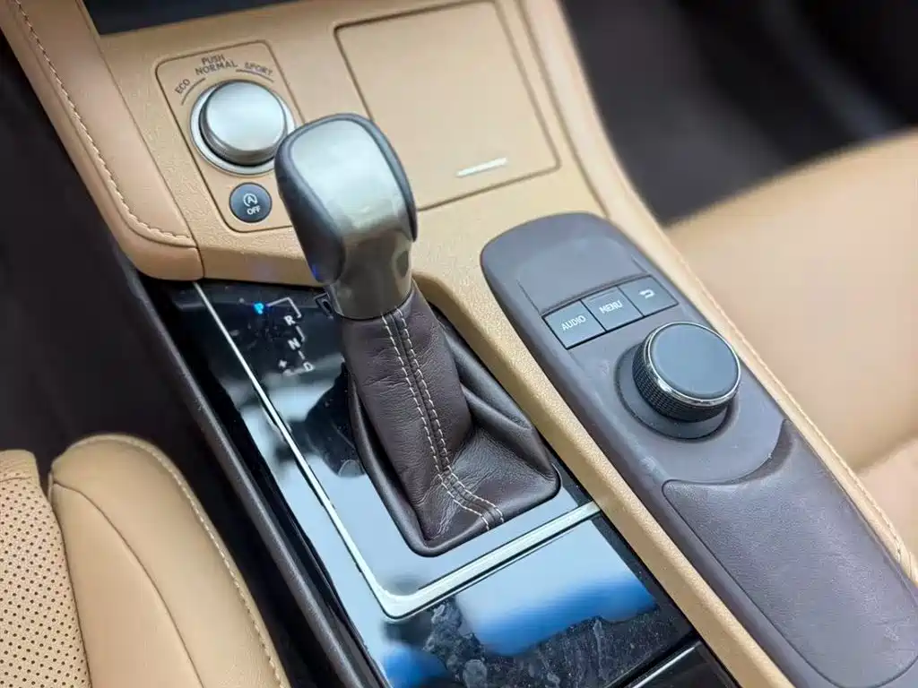 Lexus ES 2015 200 Elite Edition фото 7