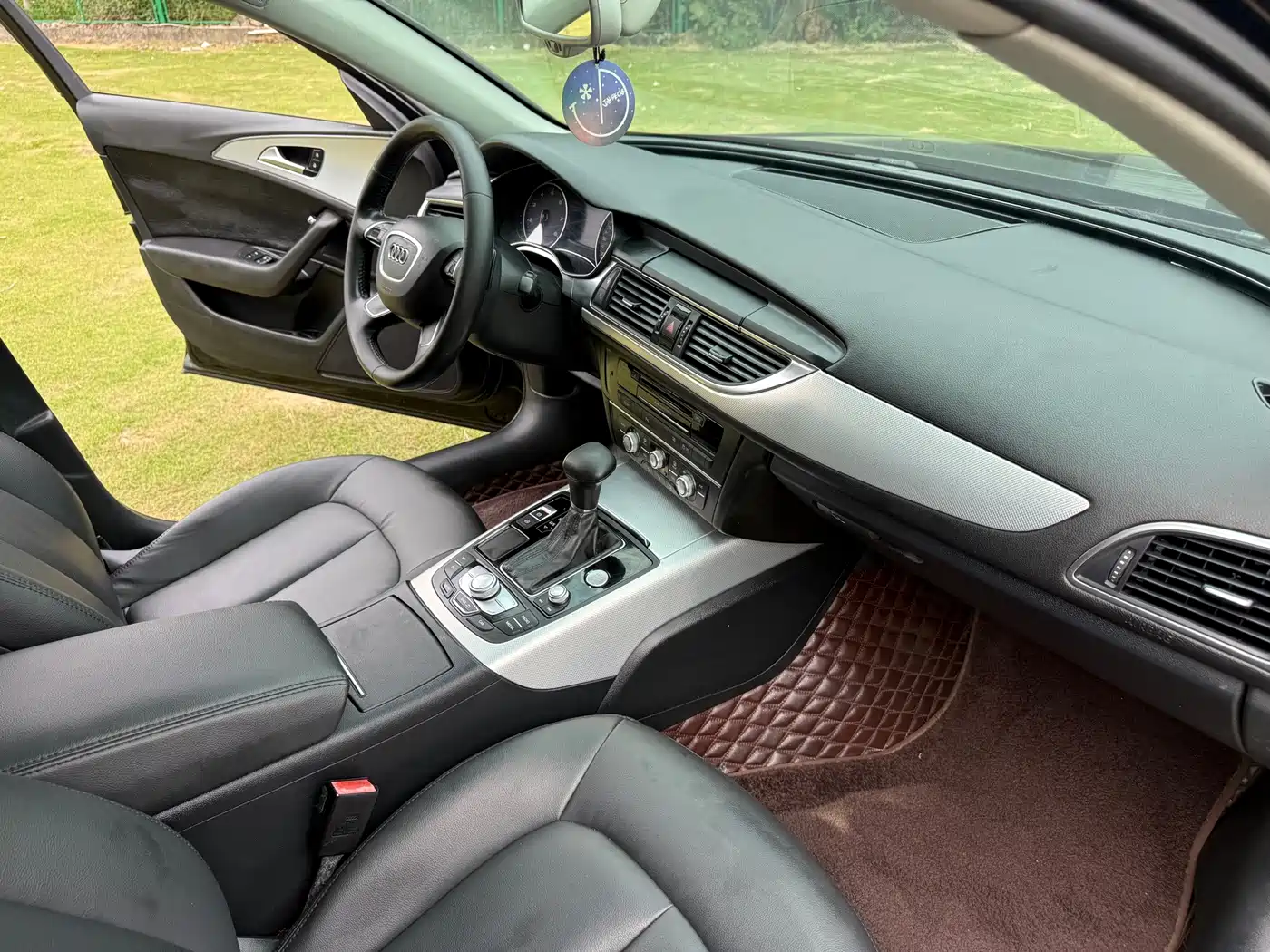 Photo 13 - Audi A6L