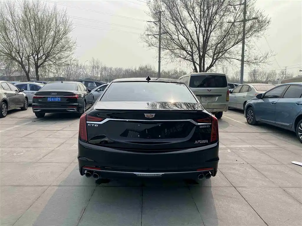 CADILLAC CT6