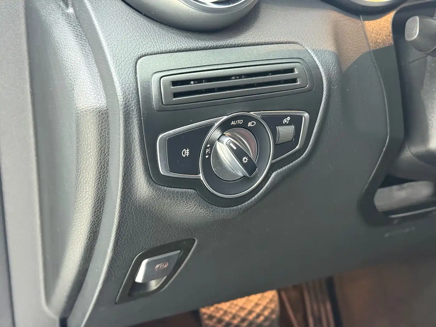 Mercedes-Benz GLC Coupe 2021 GLC 300 4MATIC Coupe SUV фото 13