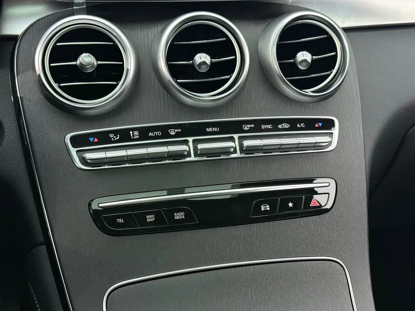Mercedes-Benz GLC Coupe 2021 GLC 300 4MATIC Coupe SUV фото 19