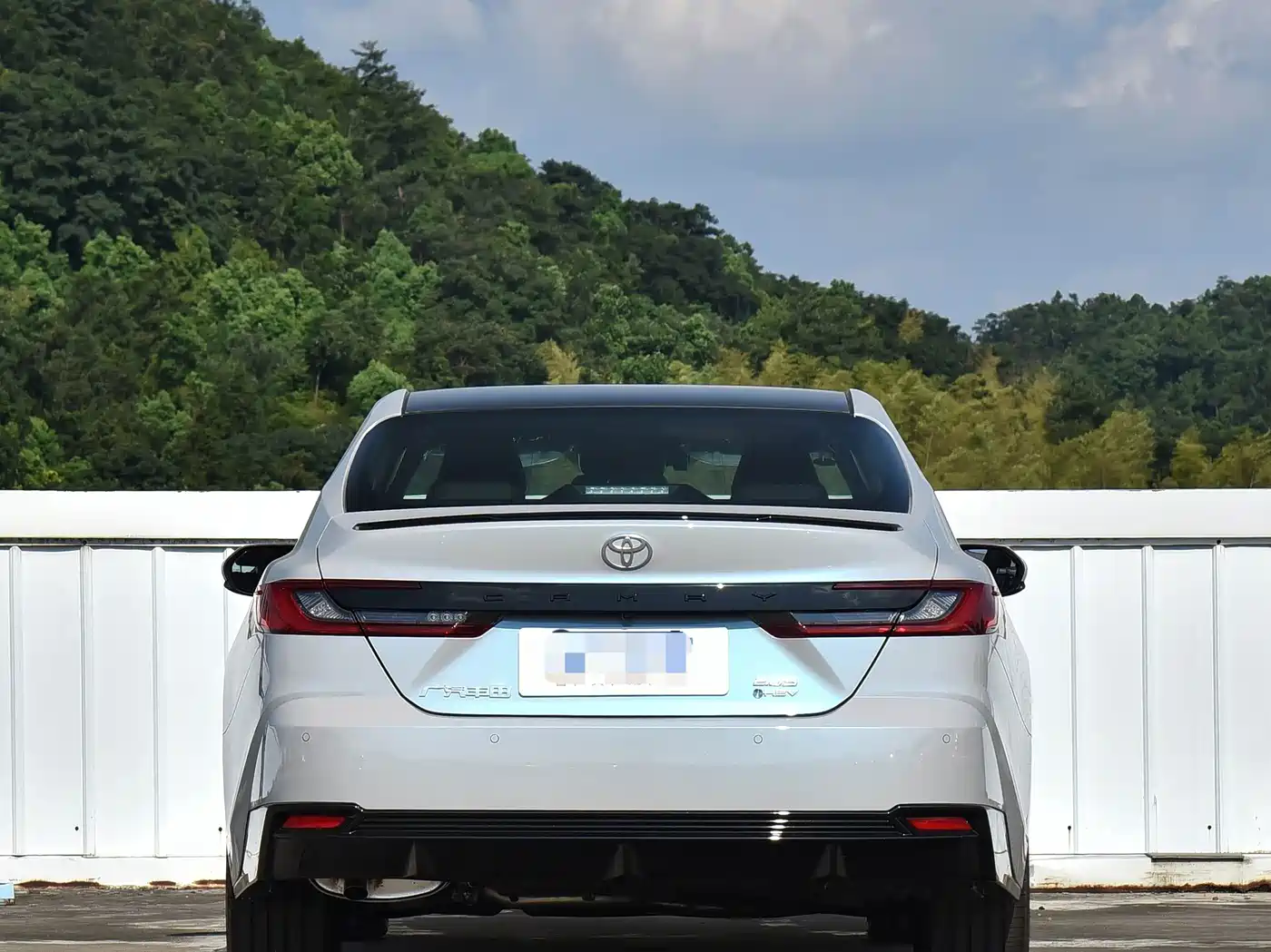 Фото 5 - Toyota Camry