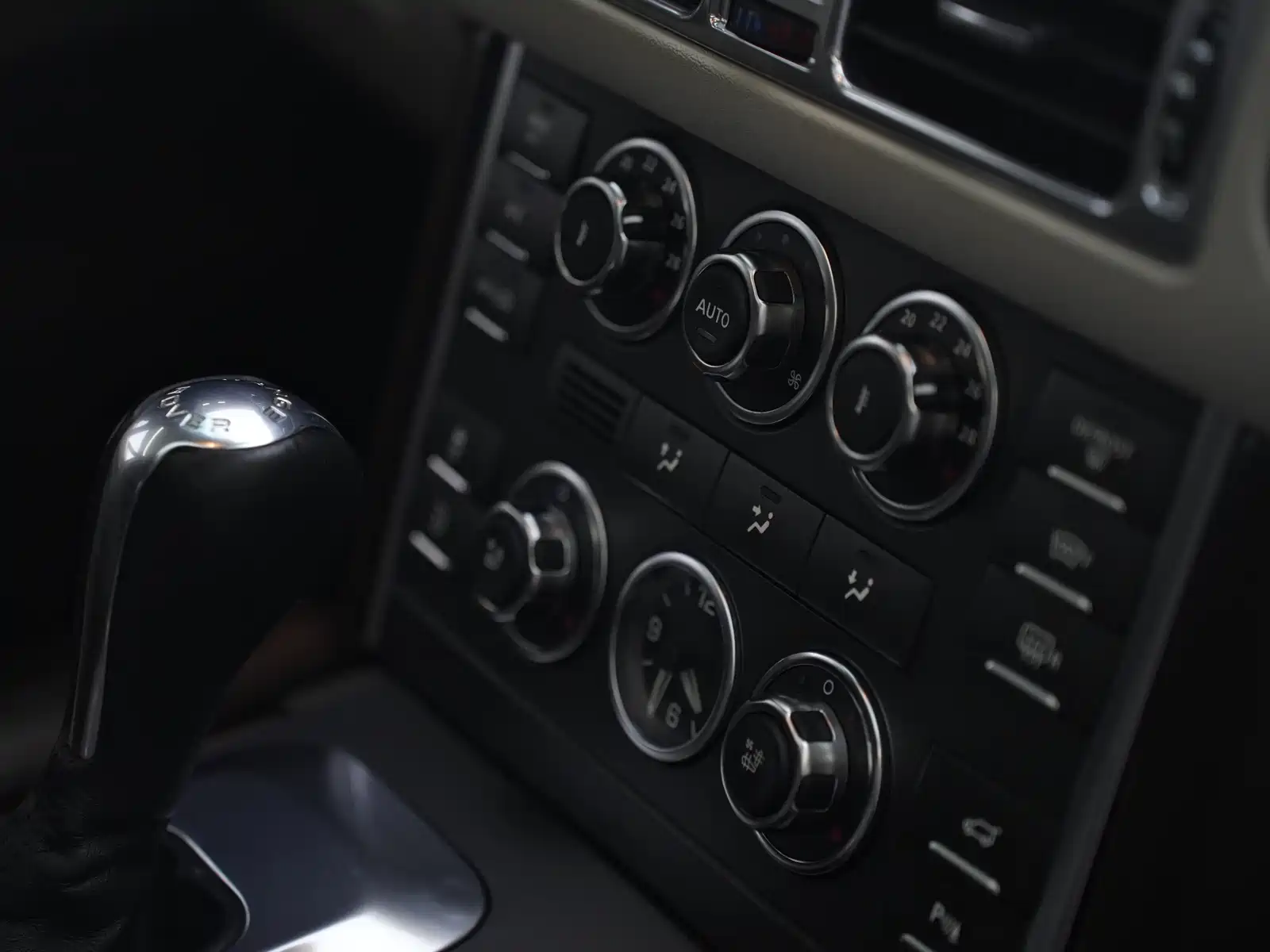 Photo 29 - Land Rover Range Rover