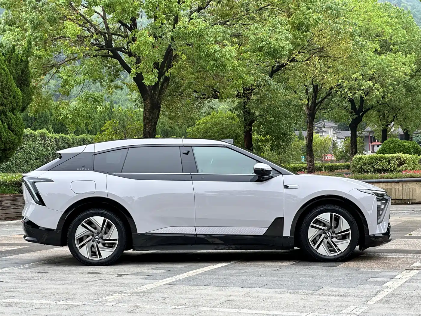 HiPhi Y 2023 2023 810km Long Range Edition