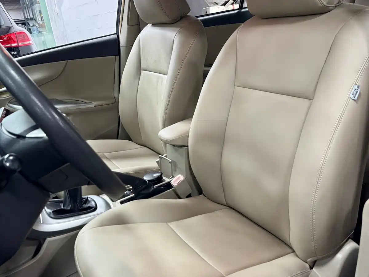 Photo 7 - Toyota Corolla