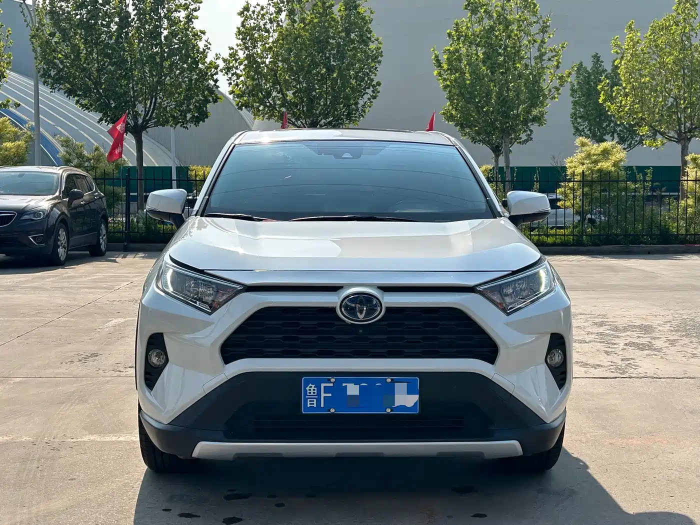 Toyota RAV4 Rongfang 2020 Hybrid 2.5L E-CVT 4WD Elite PLUS фото 2