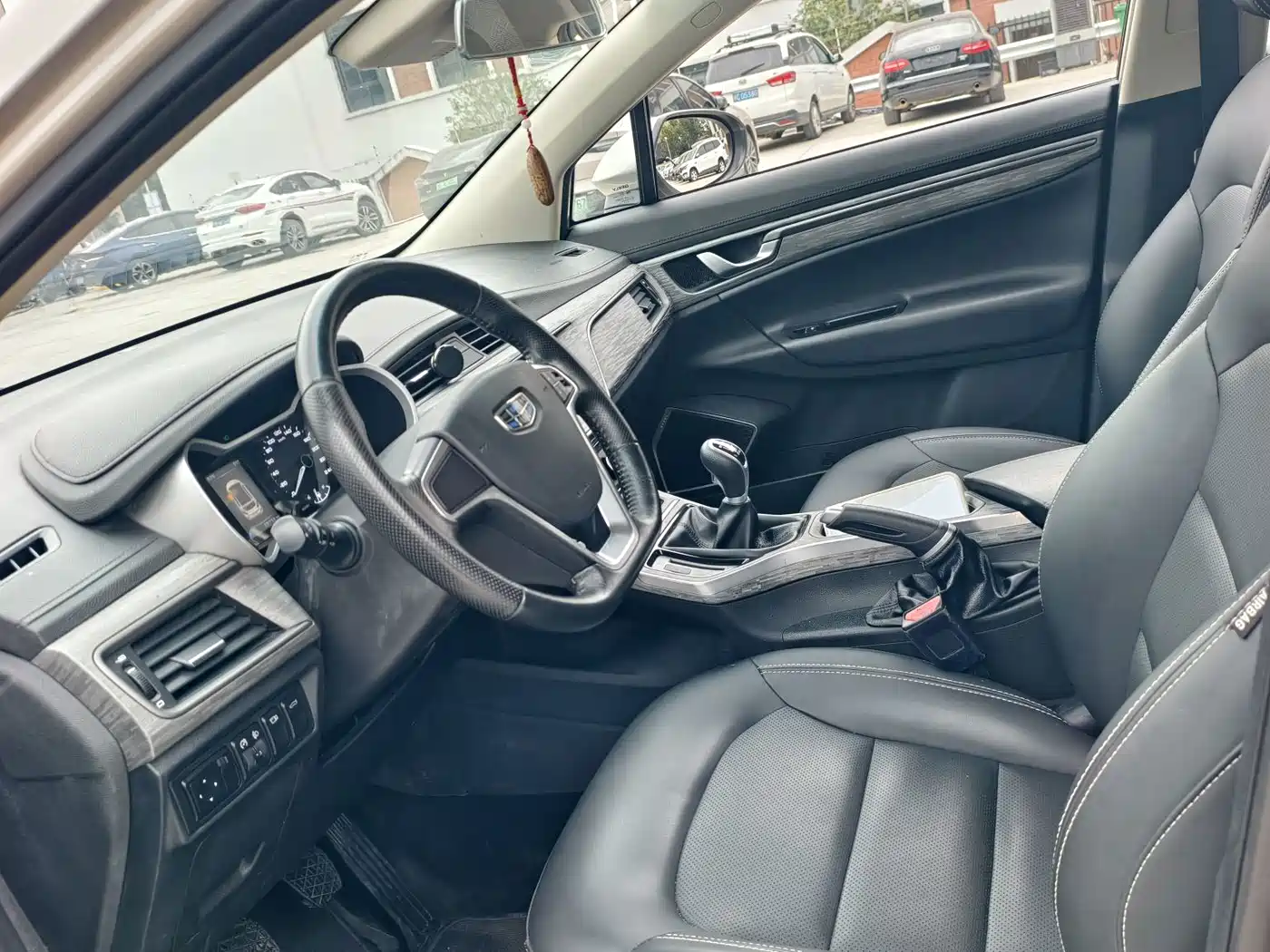 Photo 16 - Geely Emgrand GS