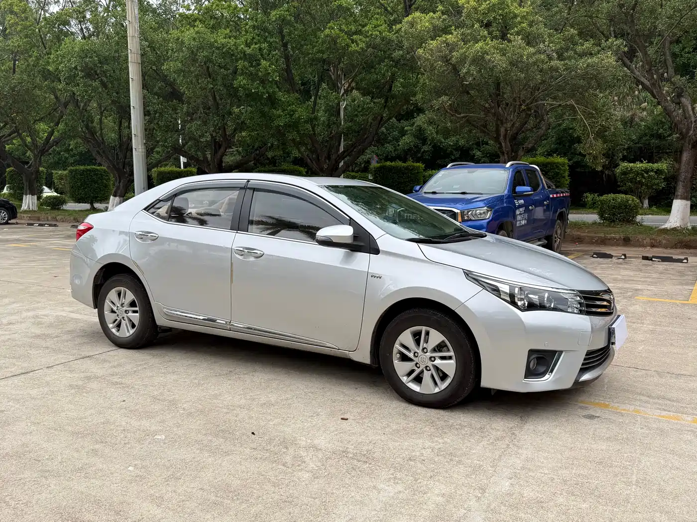 Toyota Corolla 2014 1.6L CVT GL-i фото 3