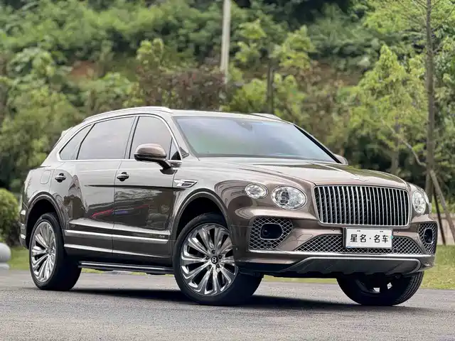 Bentley Bentayga 2023 4.0T V8 Long Wheelbase Elegance Edition — фото 3