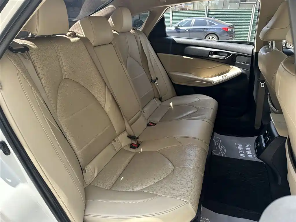 Toyota Avalon 2019 Hybrid 2.5L Luxury Edition China VI фото 14