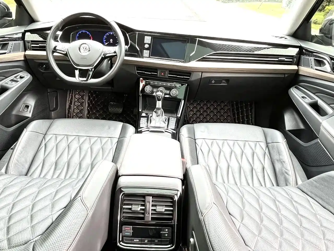 Photo 4 - Volkswagen Passat