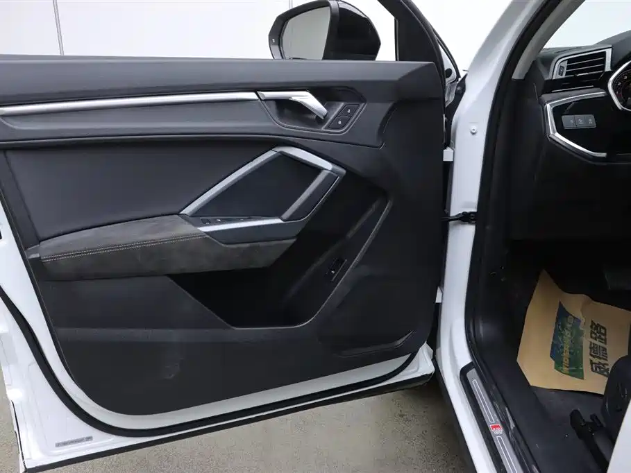 Audi Q3 Sportback 2022 40 TFSI Fashion фото 11