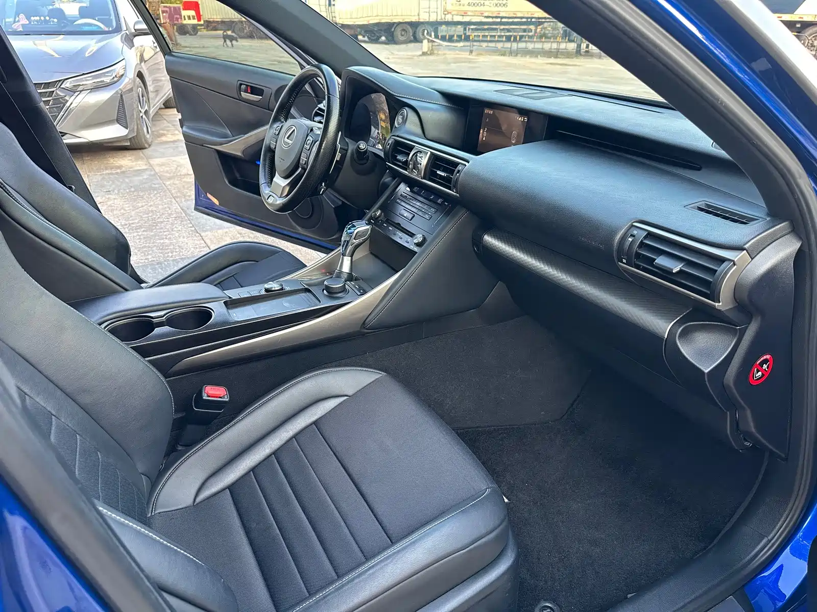 Фото 7 - Lexus IS