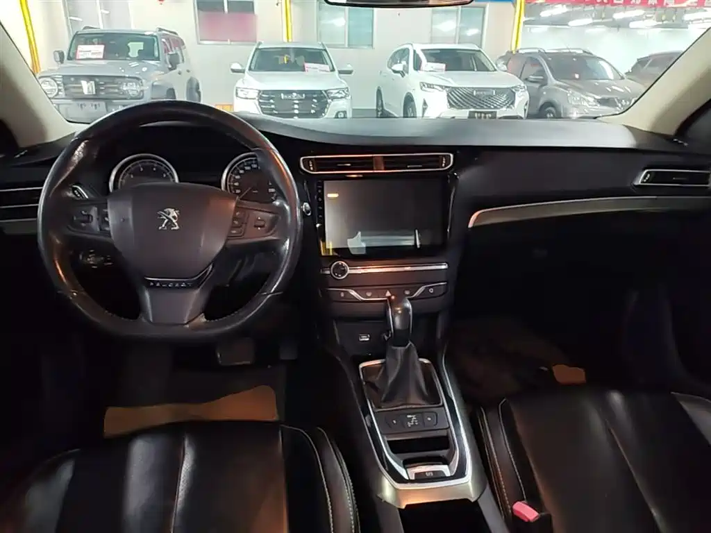 Peugeot 408 2014 1.8L Automatic Luxury Edition фото 10