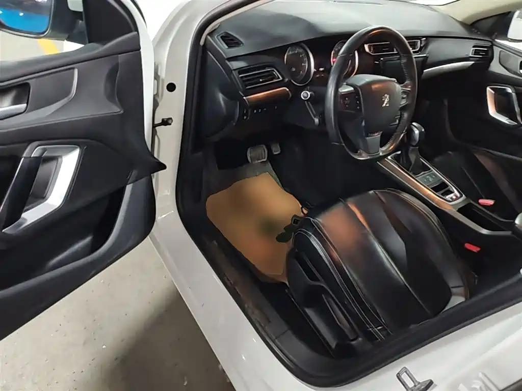 Peugeot 408 2014 1.8L Automatic Luxury Edition фото 16