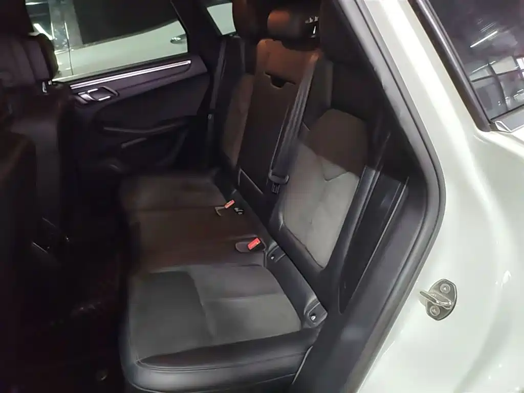 Porsche Macan 2017 Macan 2.0T фото 17