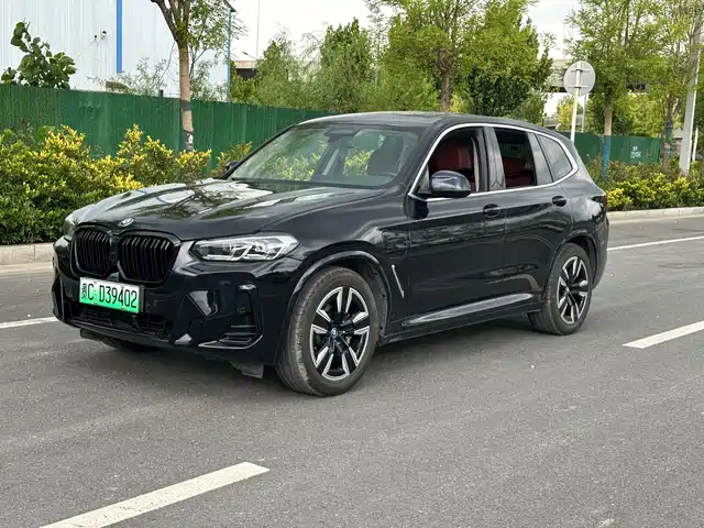BMW iX3 Лидер