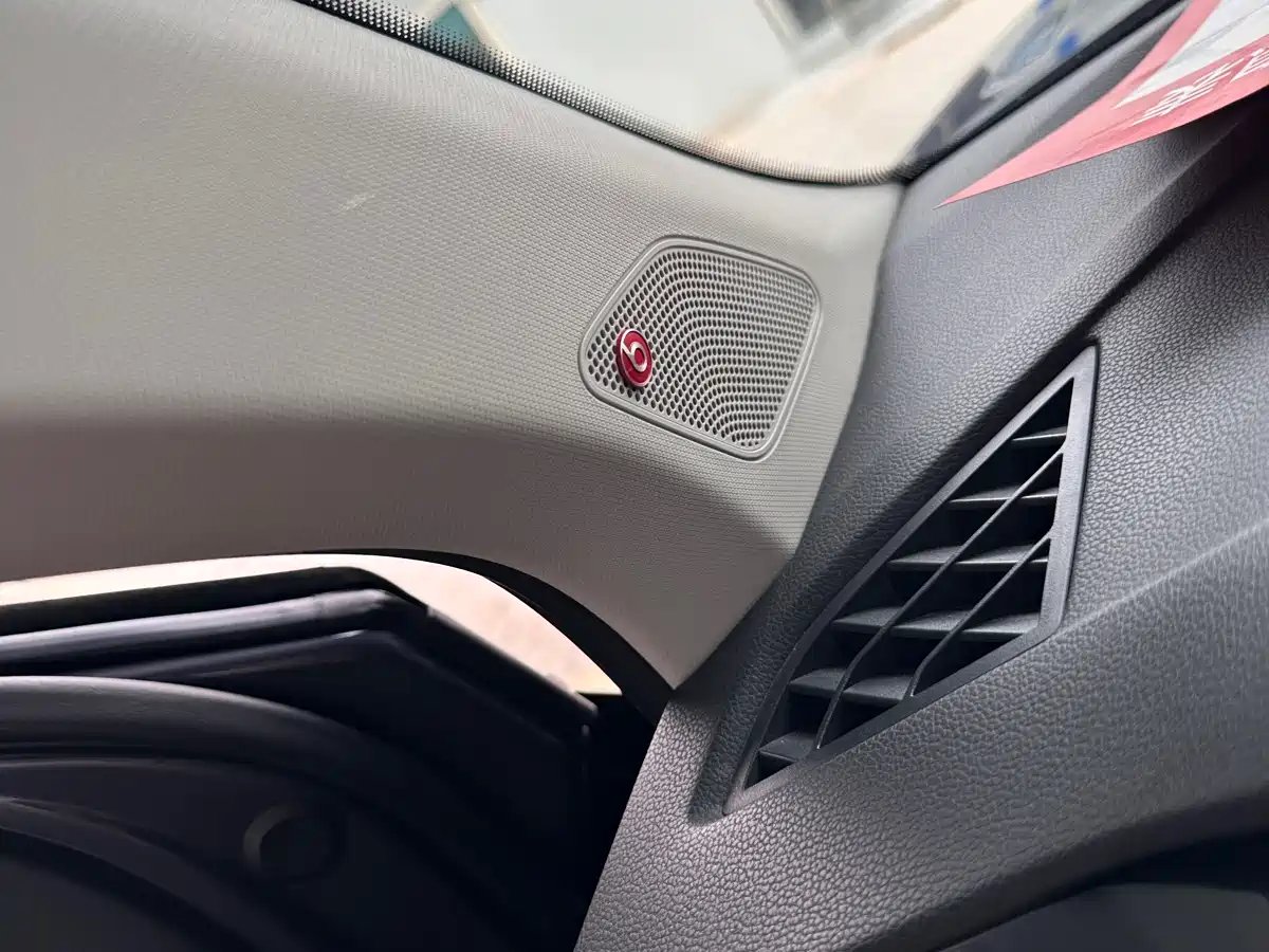 Volkswagen Tharu 2019 Model 330TSI 4WD Flagship Edition China VI фото 5