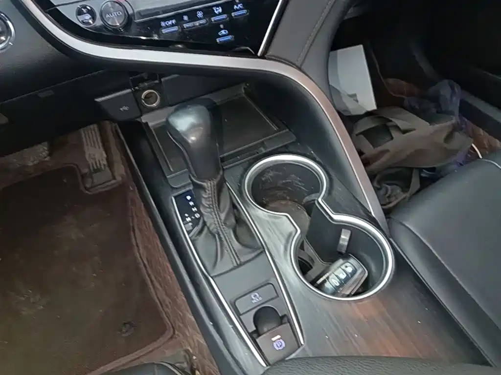 Toyota Camry 2021 2.0G Luxury Edition фото 14