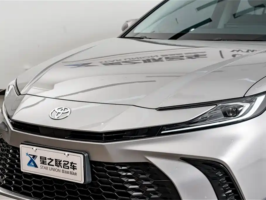 Toyota Camry 2026 Hybrid 2.0HSE Sport Lite Edition фото 4