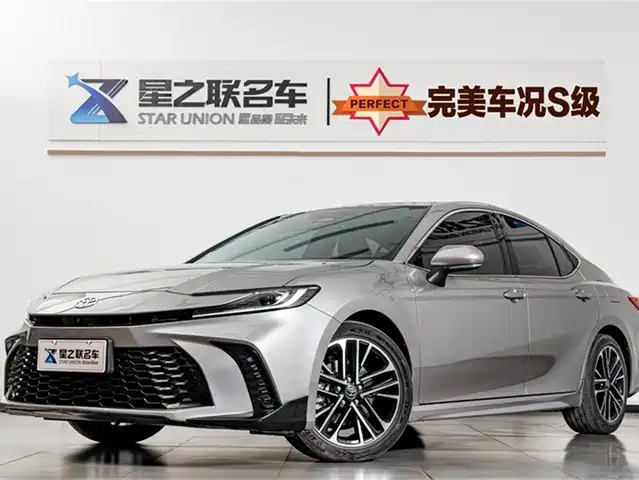 TOYOTA CAMRY