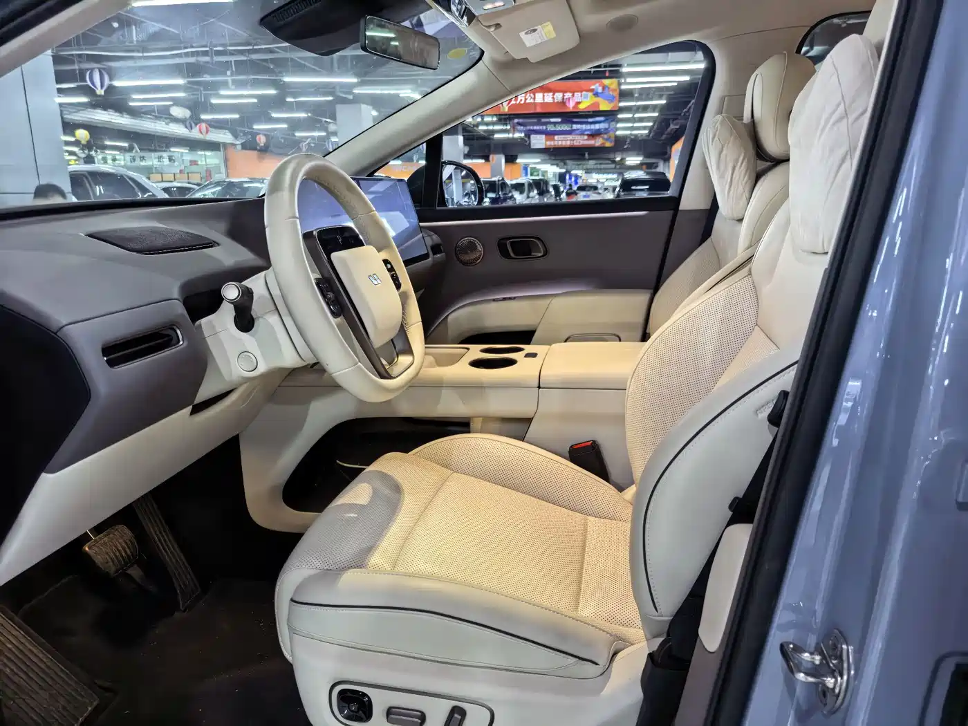 Li Auto Li i8 2025 2025 Standard Edition