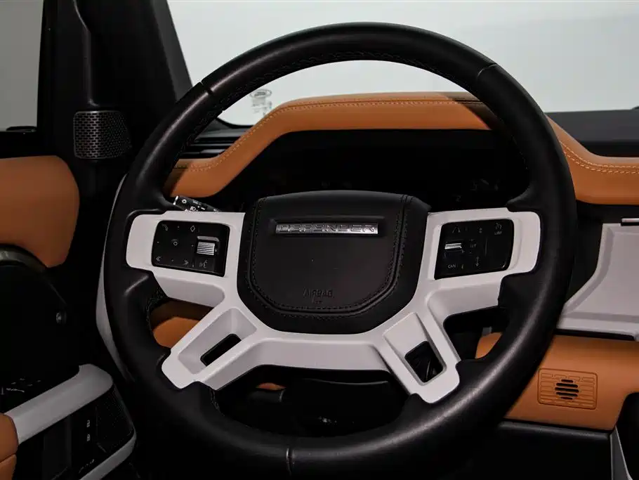 Land Rover Defender 2023 Facelift 110 3.0T P400 Dark Special Edition фото 15