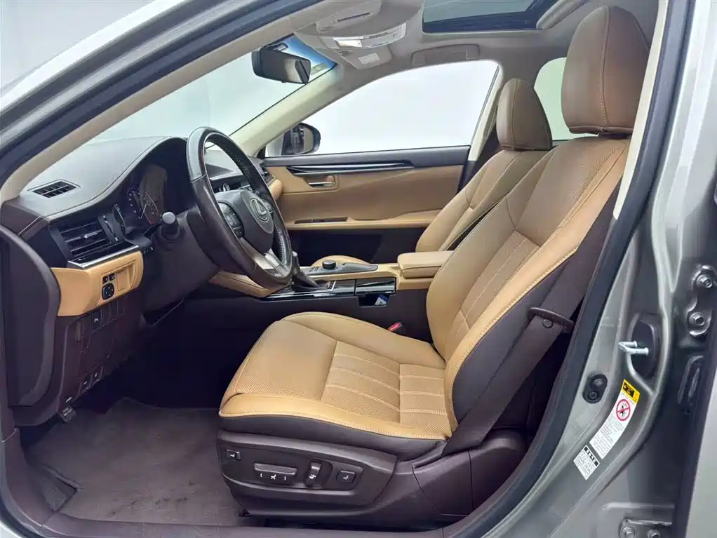 Lexus ES 2015 200 Elite Edition фото 9