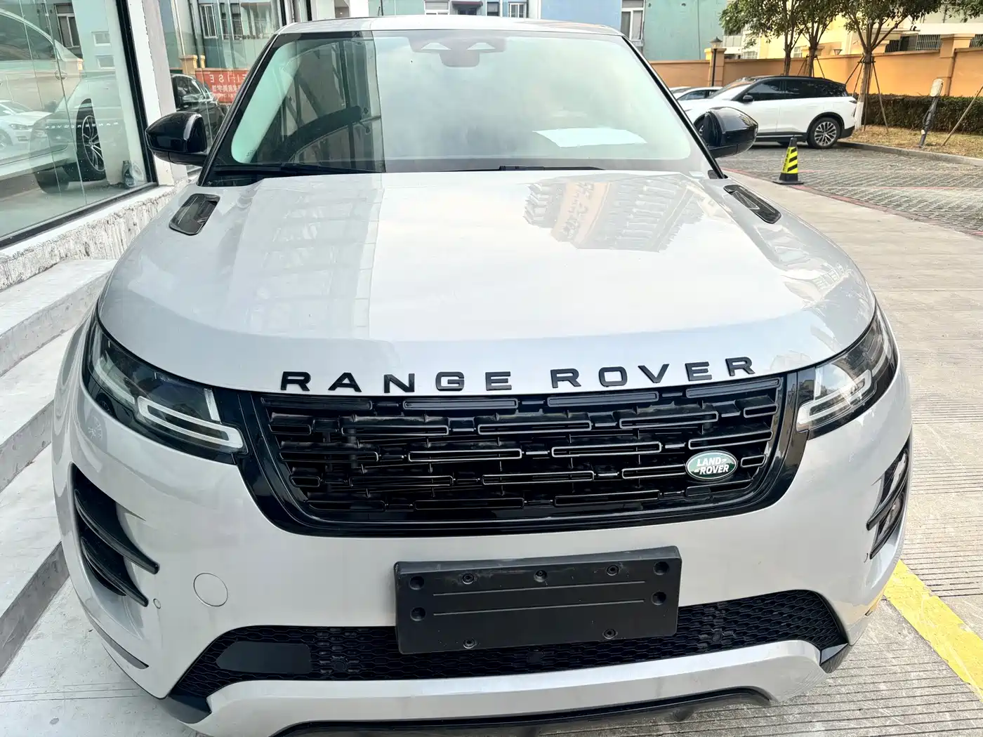 Land Rover Range Rover Evoque 2024 2024 Range Rover Evoque L 249PS Light Master Edition