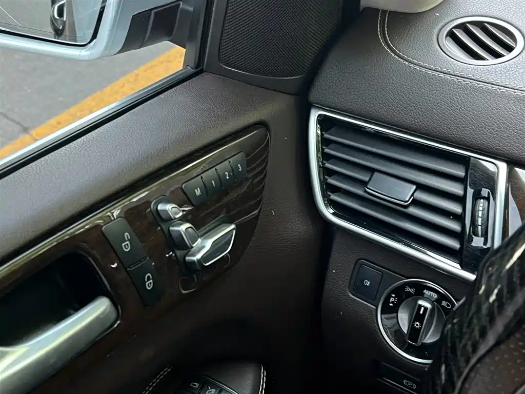 Mercedes-Benz GLS 2018 GLS 400 4MATIC Dynamic фото 11