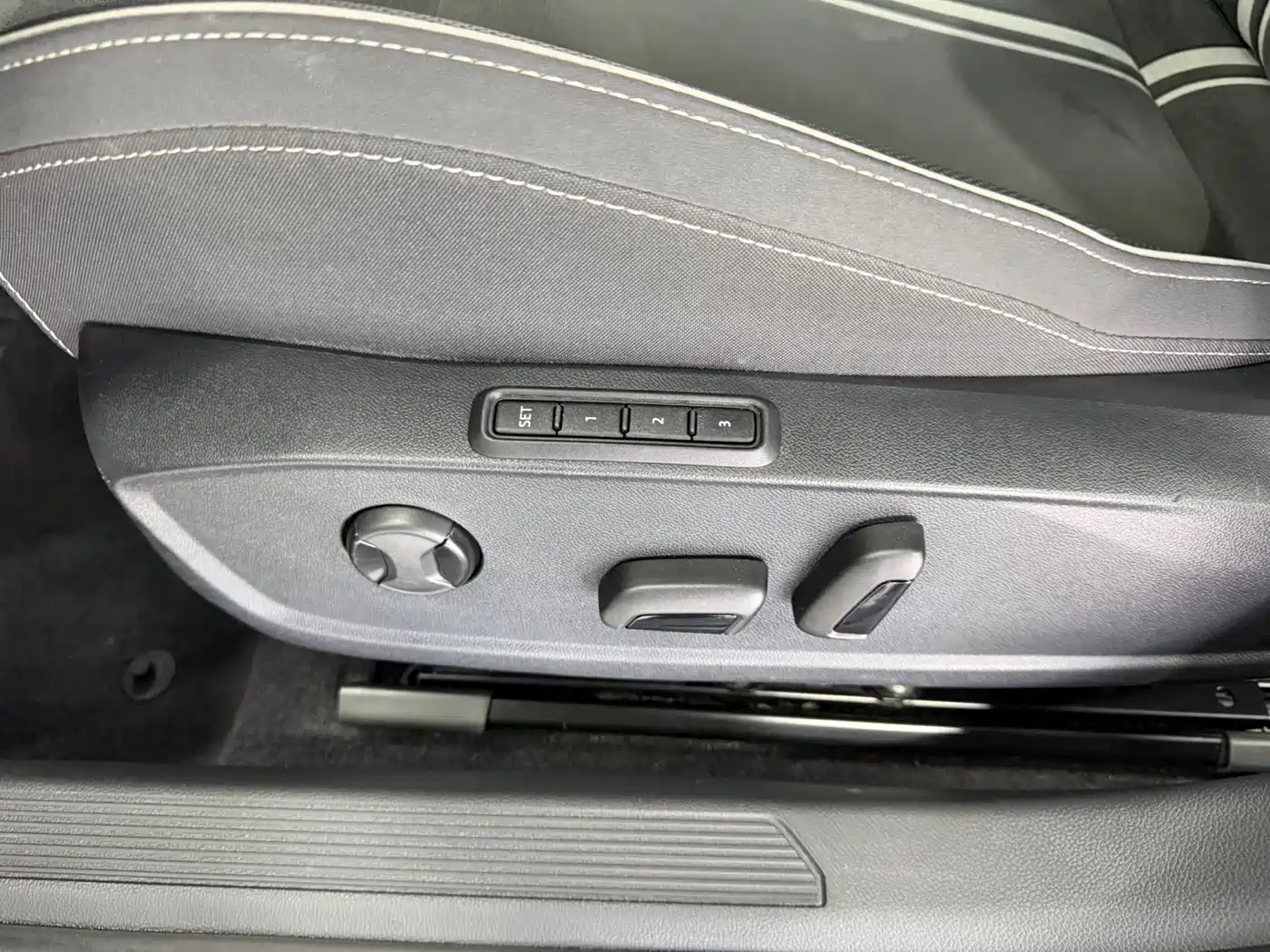 Volkswagen Golf 2021 280TSI DSG R-Line фото 9