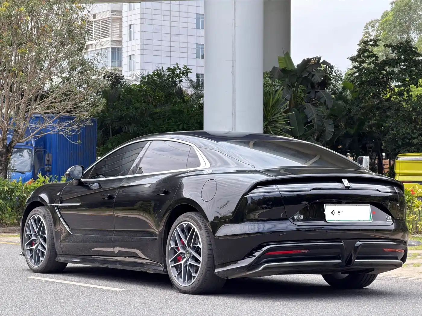 Yangwang U7 2025 Model EV 4-Seat Flagship фото 4