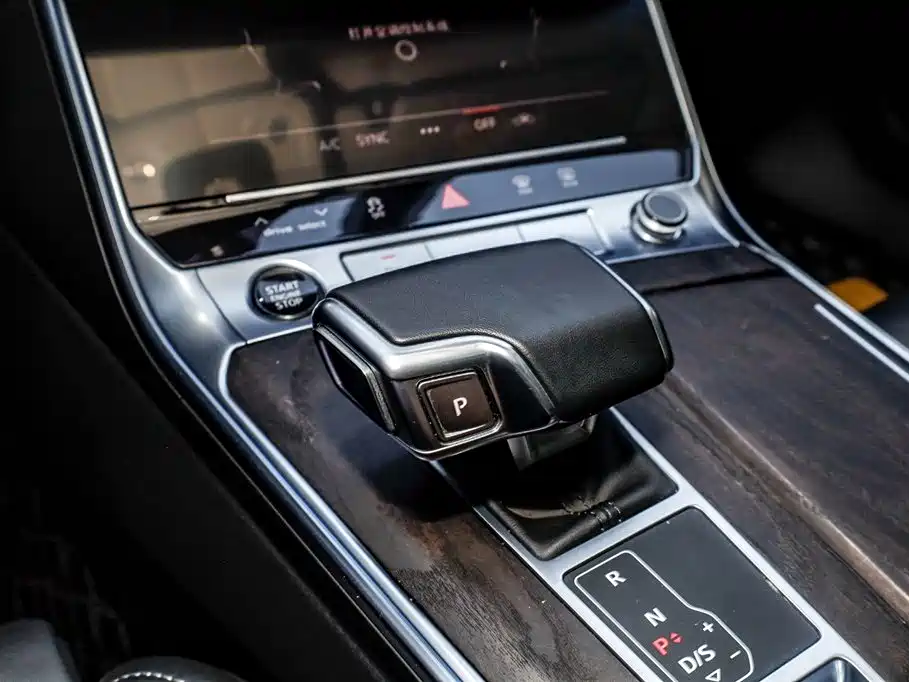 Audi A6L 2023 45 TFSI Premium Selection Elegance фото 31