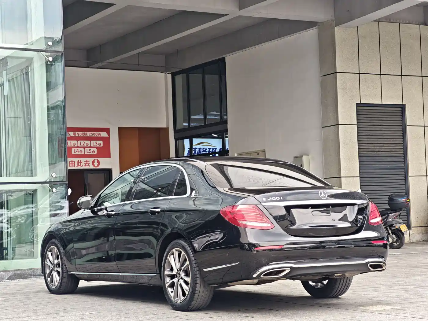 Mercedes-Benz E-Class 2018 E 200 L фото 20