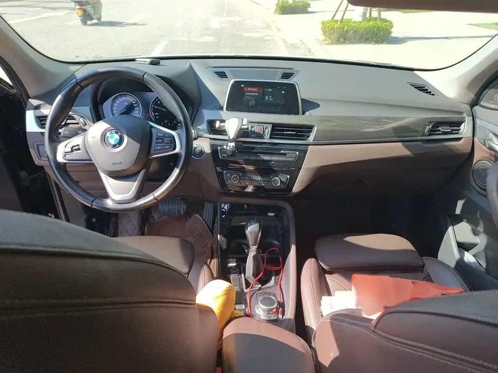 BMW X1 2018 xDrive20Li Premium Model фото 20