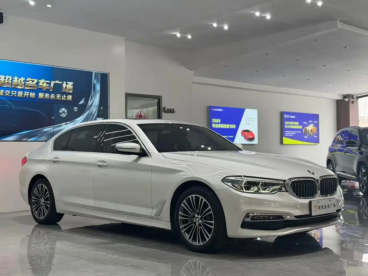 BMW 5 Series 2019 530Li Premium Luxury Package фото 3