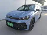 Photo 2 - Volkswagen Tiguan L