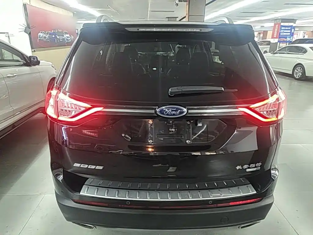 Фото 6 - Ford Edge