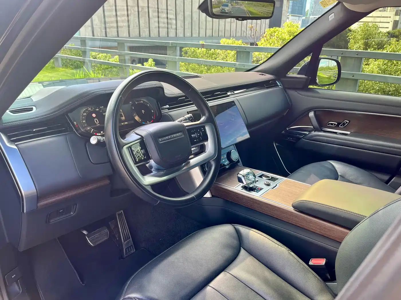 Land Rover Range Rover 2023 3.0 L6 400PS Genesis Extended Version фото 9