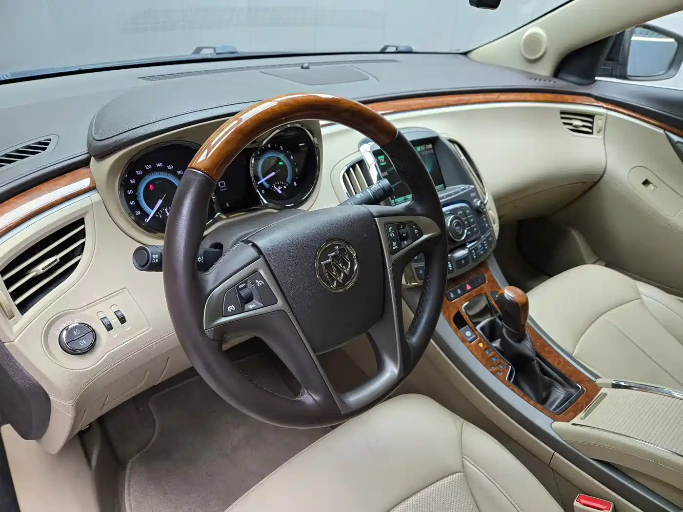 Buick LaCrosse 2012 2.4L SIDI Premium Edition фото 6