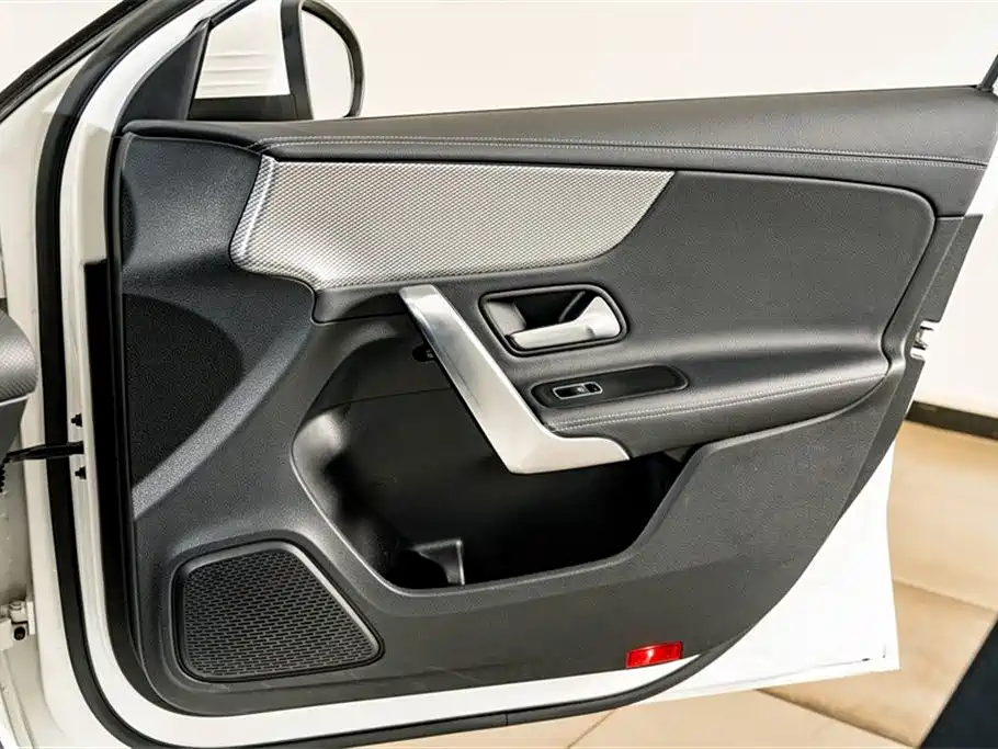 Mercedes-Benz A-Class 2024 Facelift A 180 L фото 16