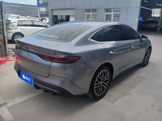 BYD Qin L 2024 DM-i 120KM Excellence Model — фото 3