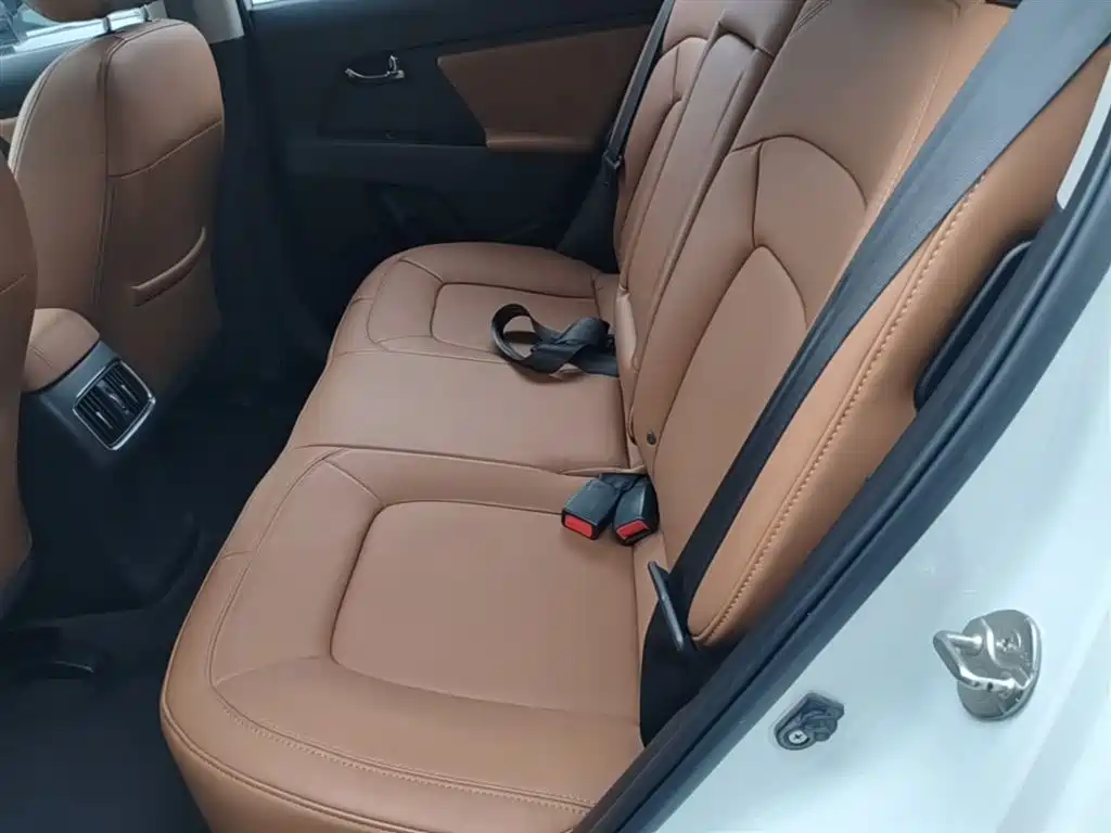 Kia Sportage 2015 2.0L Automatic 2WD GLS фото 17