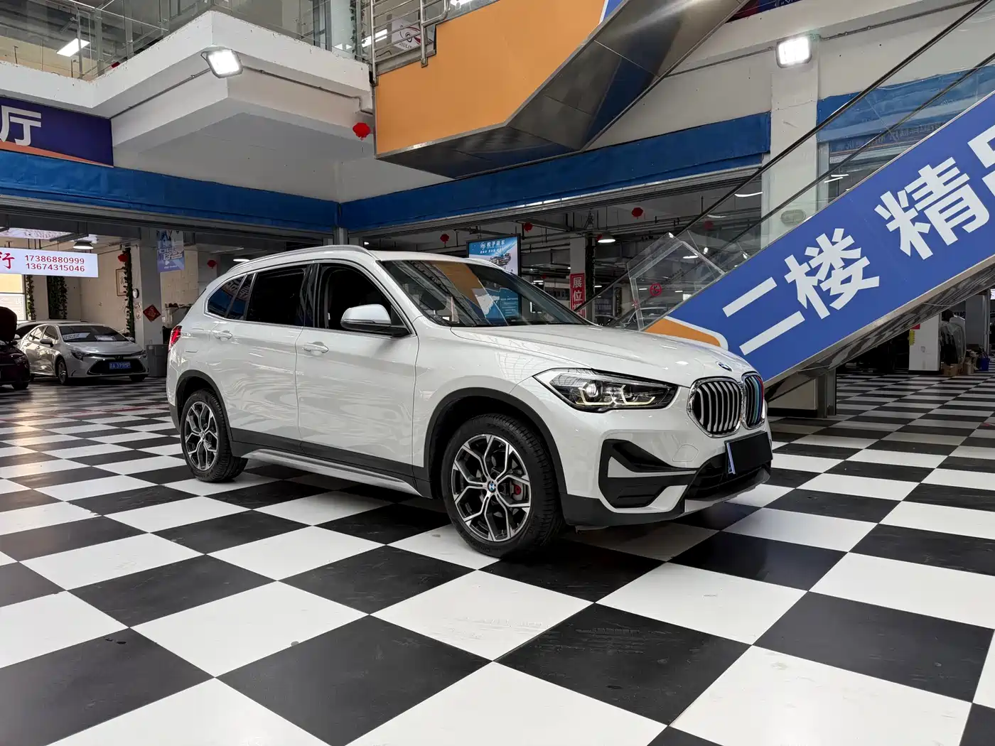 BMW X1 2022 sDrive20Li Fashion фото 3