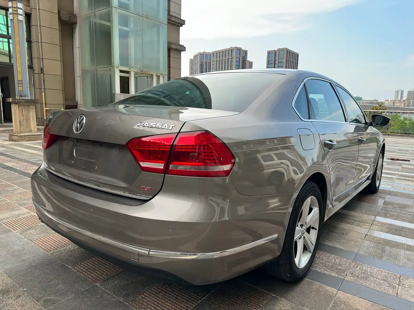 Photo 6 - Volkswagen Passat