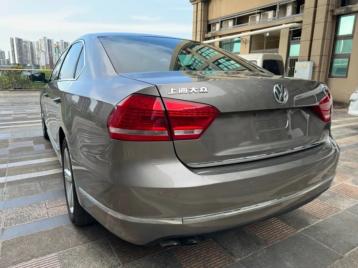 Photo 4 - Volkswagen Passat